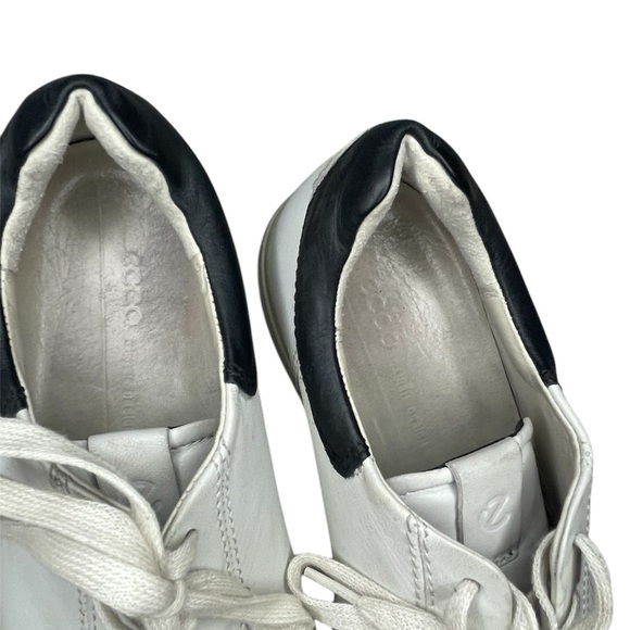 ECCO Women's Soft 7 Street Leather Sneaker - Picture 9 of 10